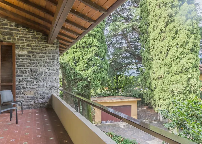 Casa Sandra Giardino E *