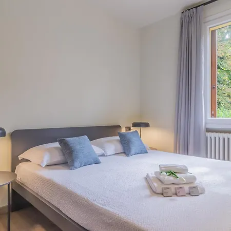 Casa Sandra Giardino E 瓦伦纳